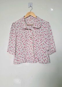 Chic Floral Print Cropped Blouse