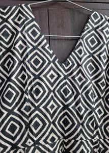 Stylish black &amp; white short cotton dress