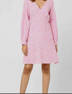 Vero Moda Pink Floral Print V-Neck Dress