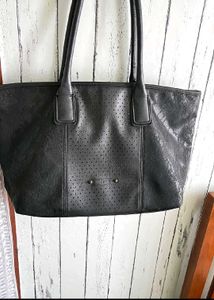 Caprese original leather black tote in perfect con