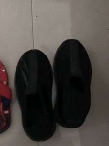 6 pair of footwear for kids