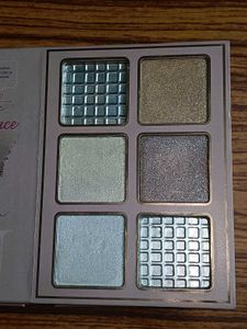 All in ONE makeup palette💗