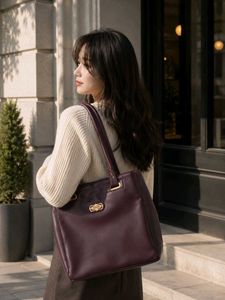 Elegant Burgundy Leather Tote Bag 👜
