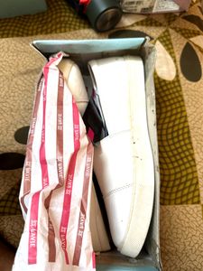Lavie Shoe Unused Just Slight Peel Only Inside Par
