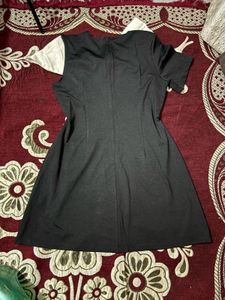 Chic Black Dress with Oversized Bow