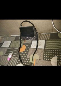 Stylish Shoulder Bag with Unique Pattern