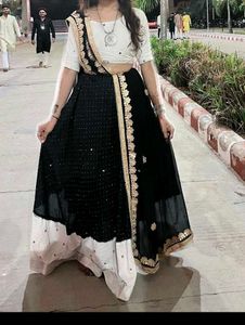 Elegant Black &amp; White Embellished Skirt