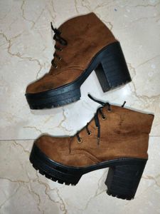 Chunky Heel Lace-Up Boots
