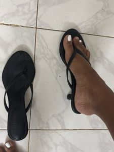 Pair ie Tales Women's kitten heels