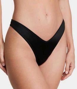 🇳🇿💫🎀Chic Black V-Cut Thong Panty