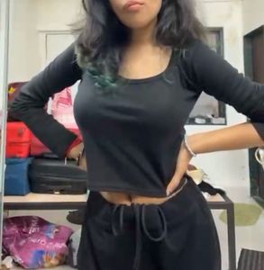 Chic Black Long Sleeve Crop Top
