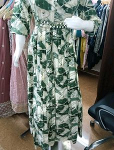 Elegant Green Leaf Print Gown