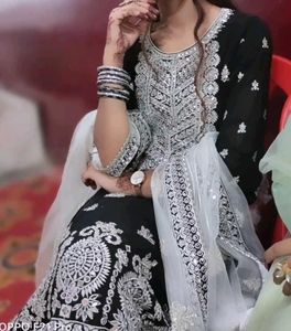 Elegant Black &amp; White Kurta garara Set
