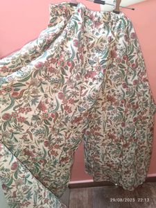 New Unused Xxl Full Flared Print Palazzos