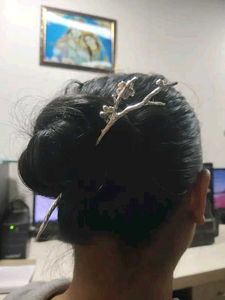 Elegant Floral Branch Hairpin
