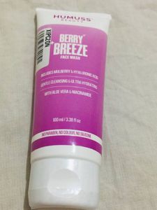 Packed Humuss Beauty Berry Breeze Face Wash