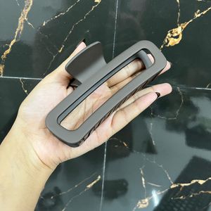 Oversized Hair claw clip