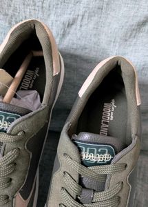 Limited Edition Size 8