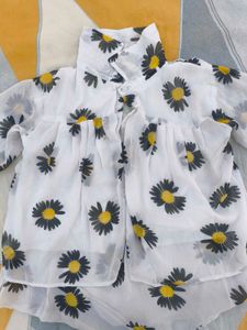 White Daisy Print Flare Sleeve Top
