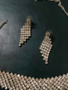 Sparkling Rhinestone Choker &amp; Earring Set