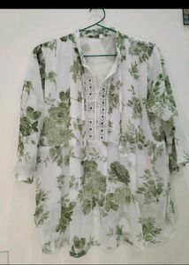 white &amp; sage green floral printed top 💚