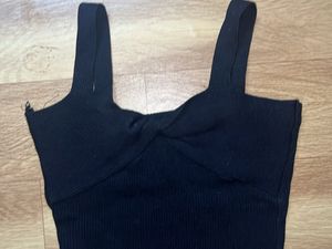 WOMEN BLACK CROP TOP