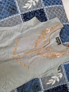 Embellished Grey Sleeveless Kurta