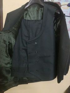Raymond Men's Formal Green 3 piece Suit