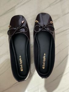 Y2K brown flat heels(never worn)