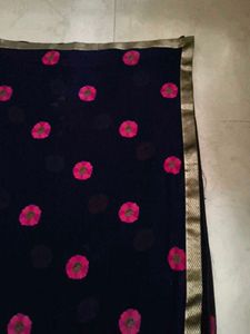Navy Blue &amp; Pink Floral Print Saree