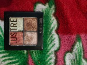 Swiss Beauty LUSTRE Eyeshadow Palette