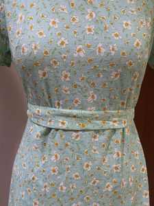 Chic Floral Print Mini Dress
