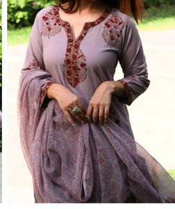 Instagram store Bareeki Elegant Kurta Set