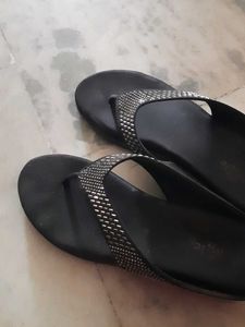 Sparkling Black Flip-Flops