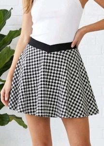 Houndstooth Print short skirt