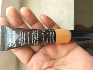 Blue Heaven Flawless Liquid Concealer