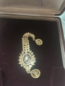 Elegant Paisley Brooch