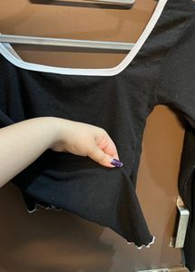 Black Long Sleeve Crop Top