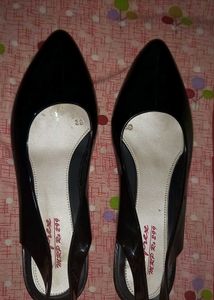 Black Shoe