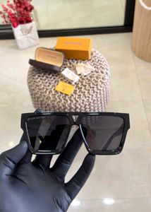LOUIS VUITTON*🔥*GLOSSY BLACK*🎨 SUNGLASSES FOR UN