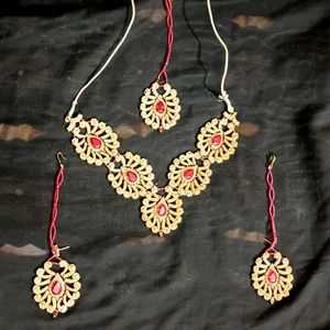 Elegant Indian Jewelry Set