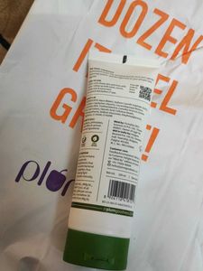 Plum green tea face wash