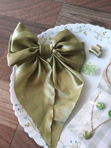 Green Bow &amp; Jewelry Set