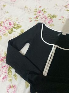 Black Ribbed Cropped Top