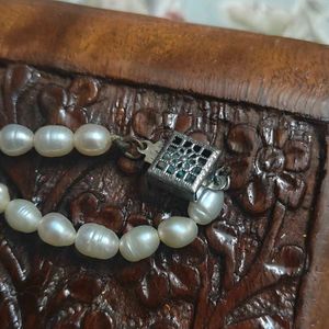 freshwater pearl necklace with stone pendant