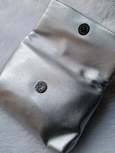 Clinique silver metallic foldable clutch 💕♥️