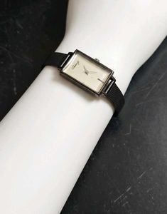 Fashionable Wrist Watch combo with out battery
