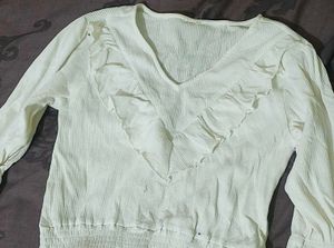 Chic White Ruffle V-Neck Top