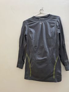 women yoga/  gym Activewear t shirt
