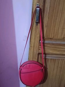 Cute Red Teddy Bear Round Bag